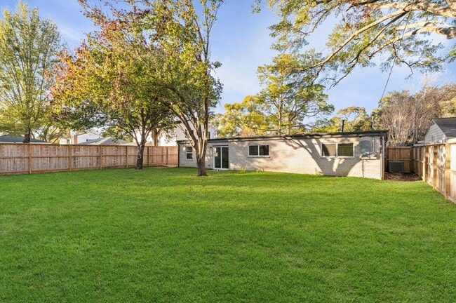 Building Photo - 10607 Overbrook Ln