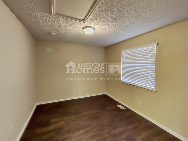 Building Photo - 11468 River Run Pky