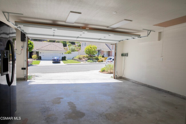 Building Photo - 2794 Parkview Dr