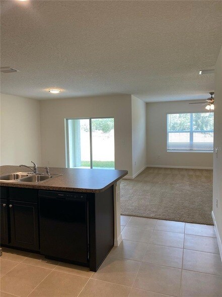 Building Photo - 2961 NE 43rd Rd