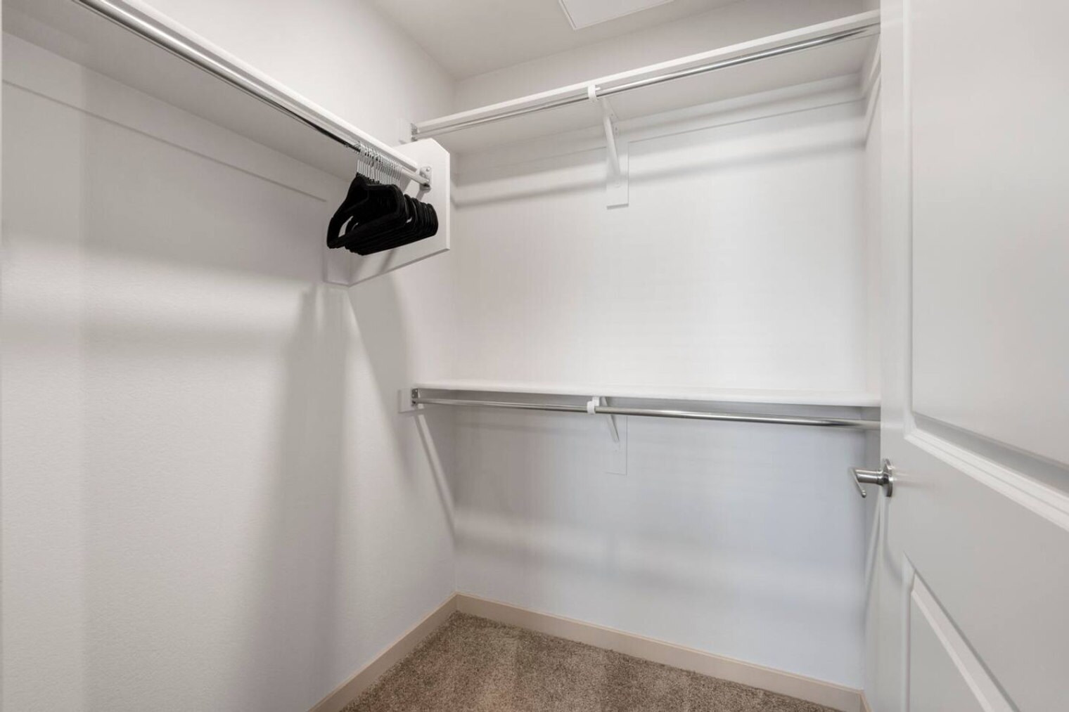 Building Photo - 711 W Broadway Rd