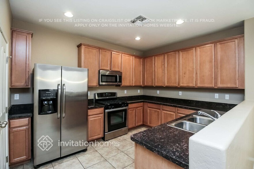 Building Photo - 3934 E Jasper Dr