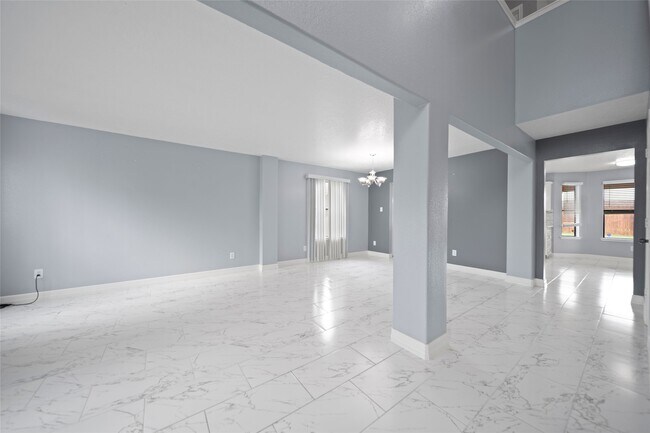 Building Photo - 16307 Split Willow Dr