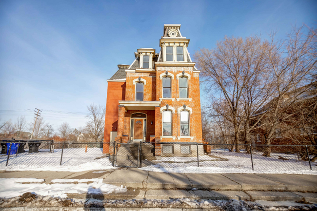 Building Photo - 3966 Trumbull St