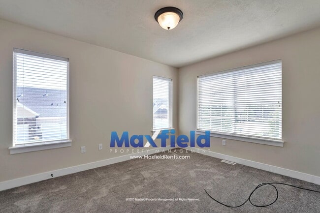 Building Photo - Heart of Riverton Pet Friendly Townhouse 3 BD 2.5 BA 2 GAR