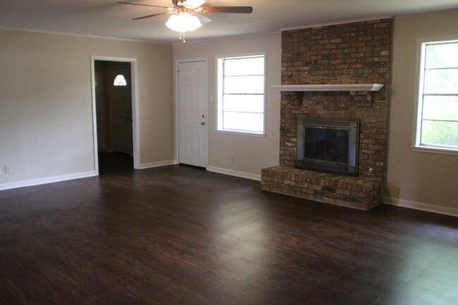 Building Photo - 3012 Tower Dr
