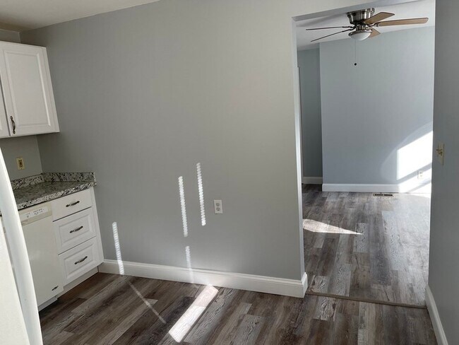 Building Photo - 93 Kimball Ave