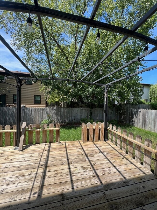 Building Photo - 1467 Chippewa Trail