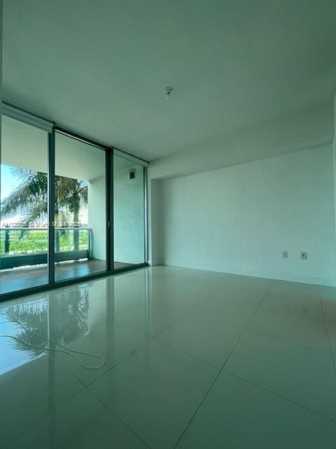 Building Photo - 900 Biscayne Blvd