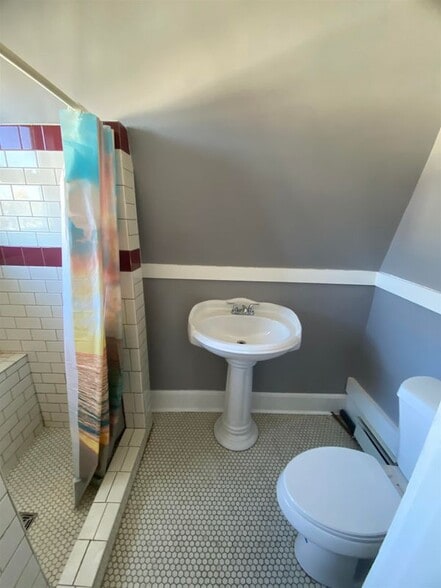 Building Photo - 158 Broad, 2