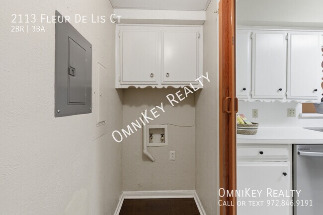 Building Photo - 2113 Fleur De Lis Ct