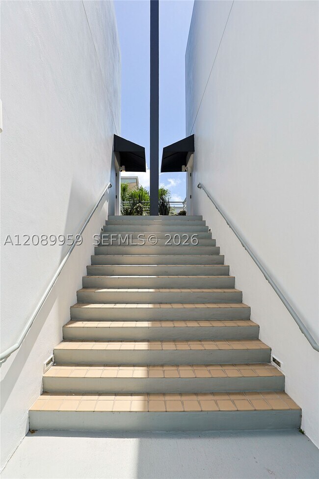 Building Photo - 7520 SW 59th St