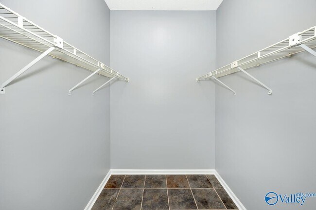Building Photo - 324 Inverness Dr SW