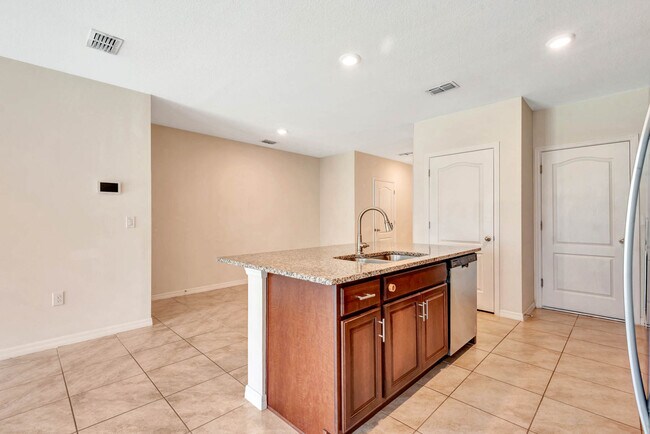 Building Photo - 8 Bella Oaks Dr