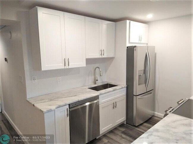 Building Photo - 3405 Bimini Ln