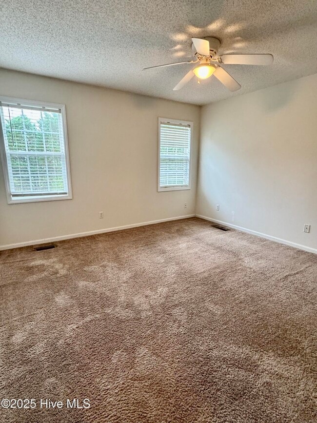 Building Photo - 3930 Sterling Pointe Dr
