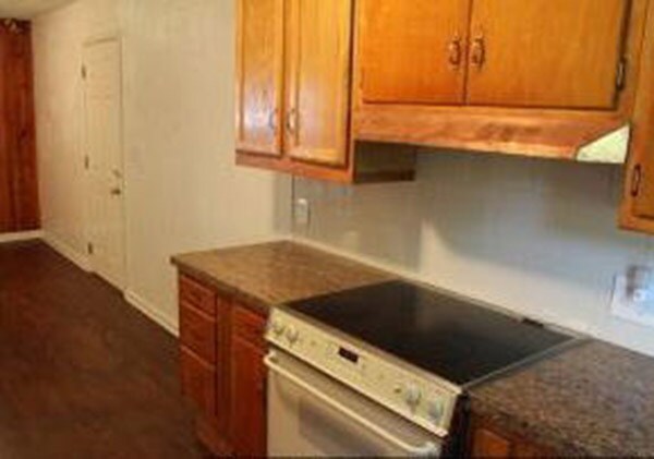 Building Photo - 1011 N Busey Ave