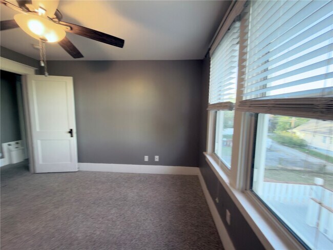 Building Photo - 6015 Elizabeth Ave