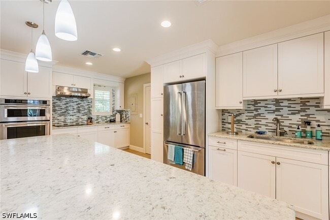 Building Photo - 2203 Gulf Shore Blvd N