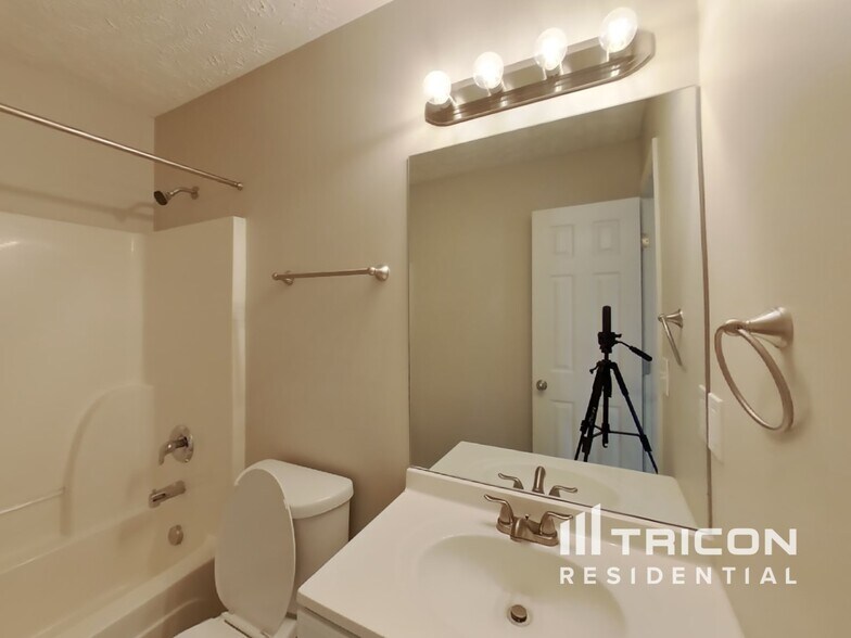 Building Photo - 2023 Fiona Way