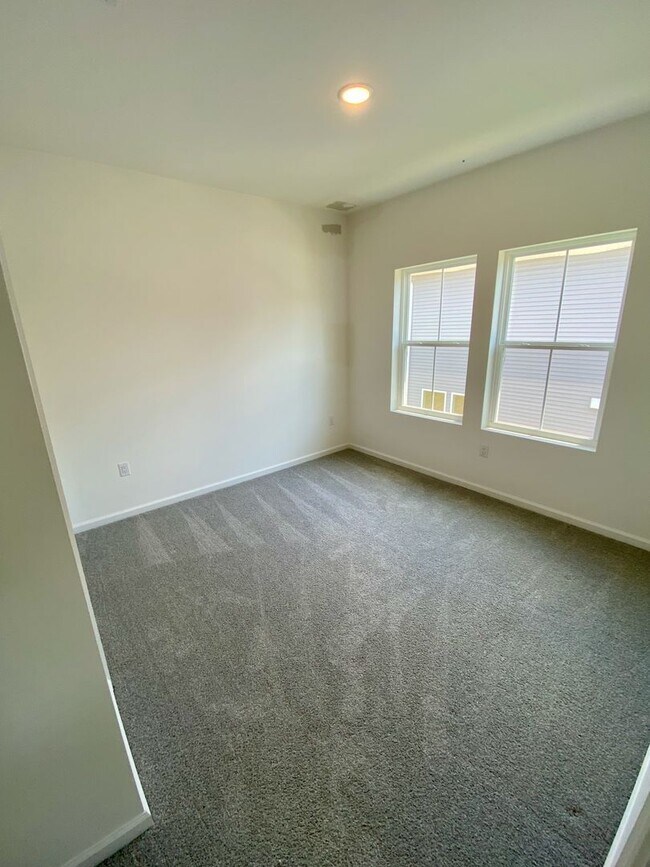 Building Photo - Brand-New Luxury Home in Howell – Move-In ...