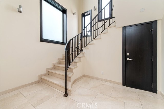 Building Photo - 268 S Clark Dr