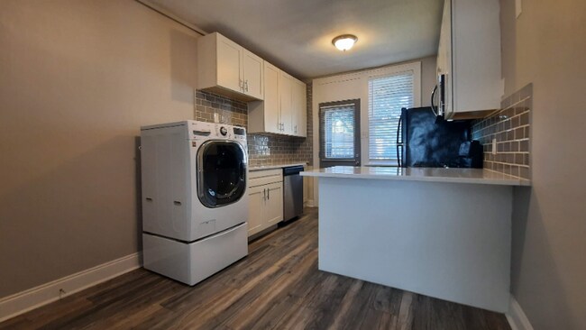 Building Photo - 1003 Art Hill Pl