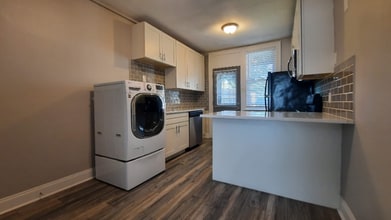 Building Photo - 1003 Art Hill Pl