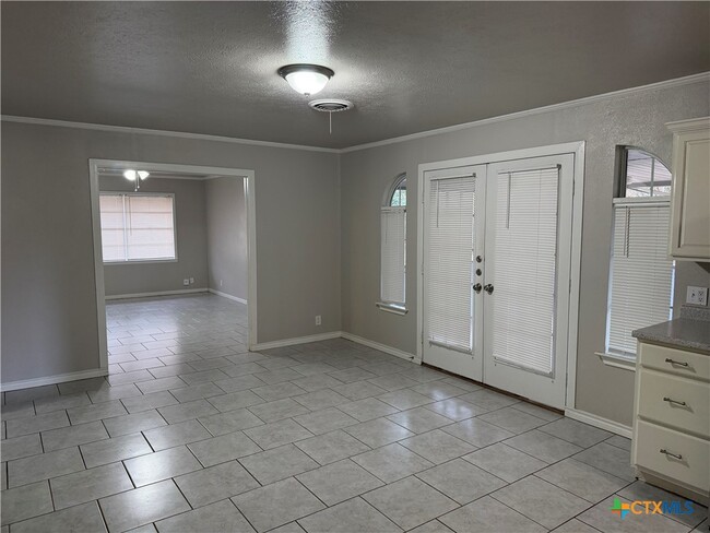 Building Photo - 904 Palmetto St