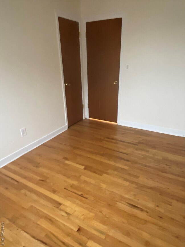 Building Photo - 151-55 20th Rd