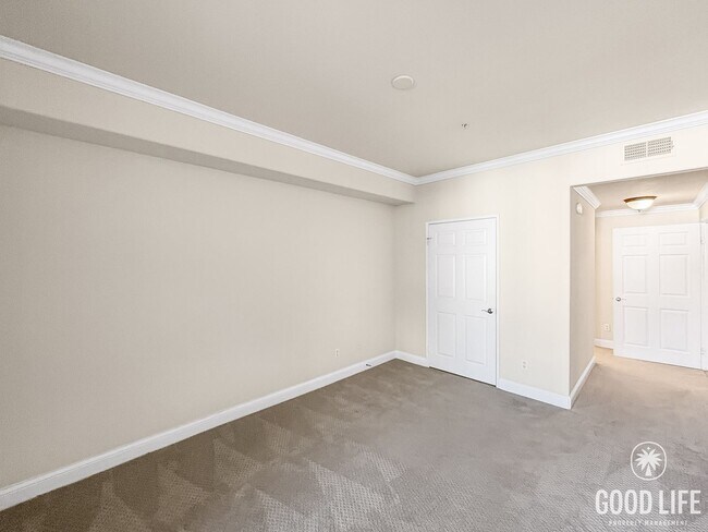 Building Photo - Charming 2-Bedroom Home with Resort-Style ...