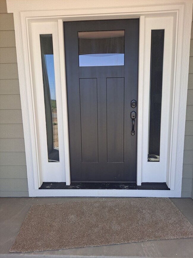 Building Photo - ALL PROSPECTIVE TENANTS MUST SUBMIT A $58 NON-REFUNDABLE APPLICATION FEE PER APPLICANT ONLINE AND...