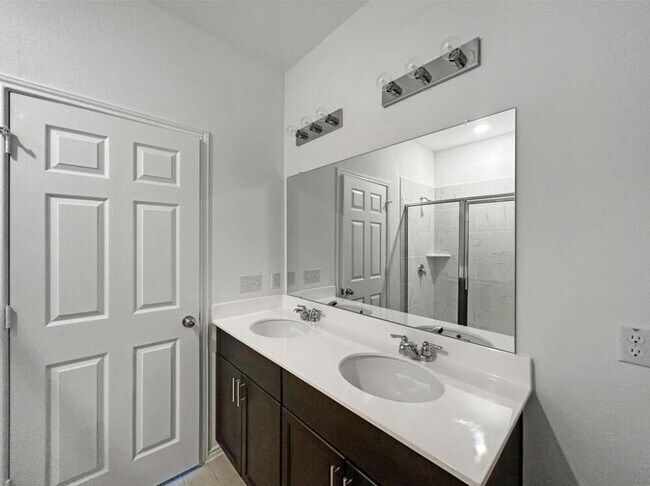 Building Photo - 1620 Brimhurst Dr