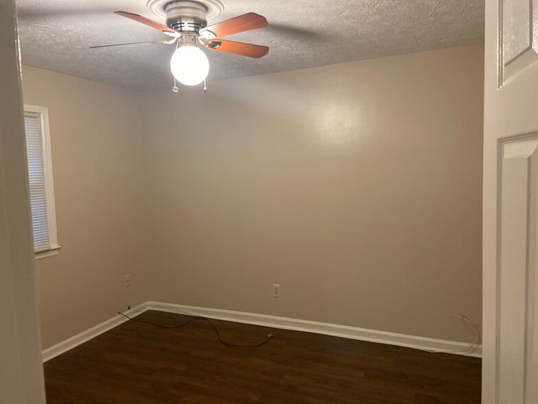 New paint! New flooring in all rooms. - 613 Chulio Rd SE