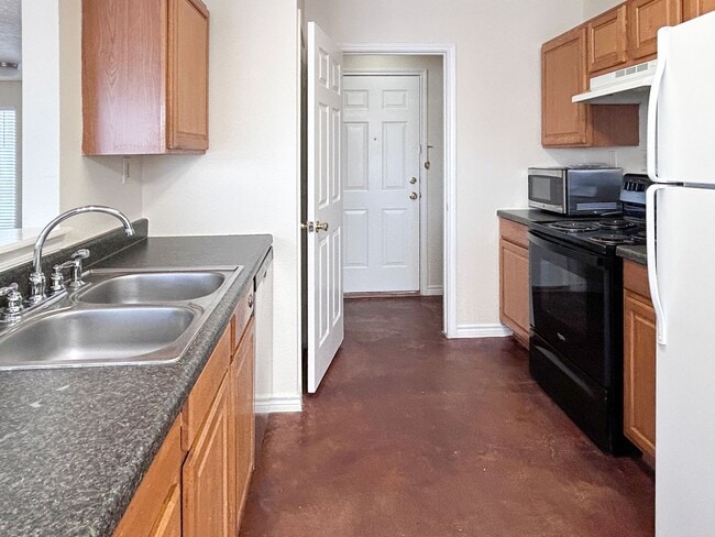 Building Photo - 212 County Rd 485