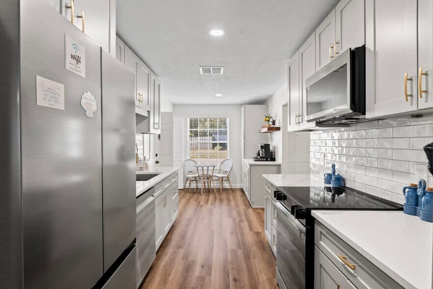 Building Photo - 1125 Tolkien Ln