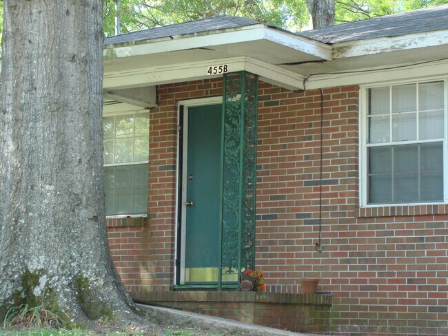Building Photo - Shelby Street Triplex