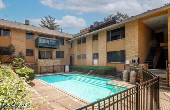 Building Photo - 2505 Brownsboro Rd