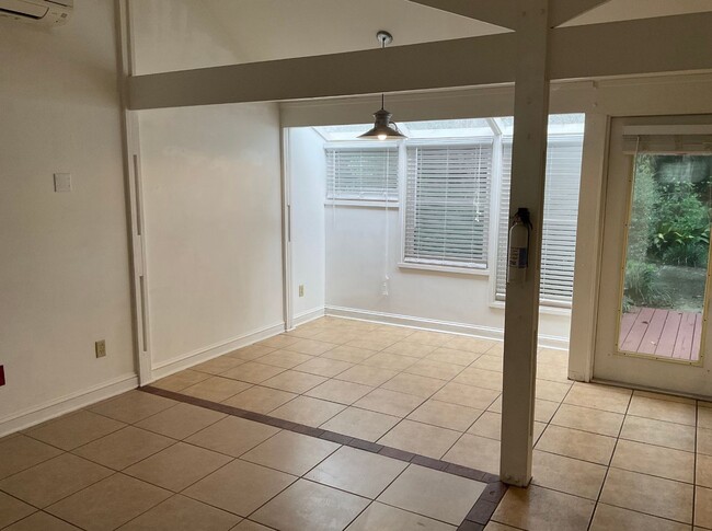 Building Photo - 1 Bed 1 Bath in Duckpond