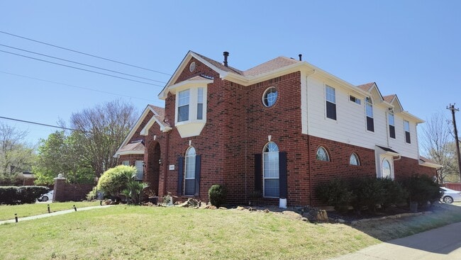 Building Photo - 8001 Case Dr