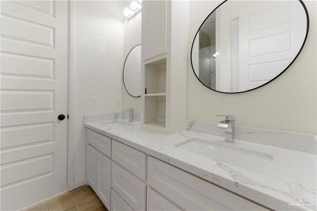 Building Photo - 607 Alameda St