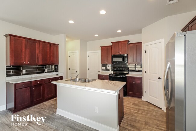 Building Photo - 1810 Cedar Oaks Ln