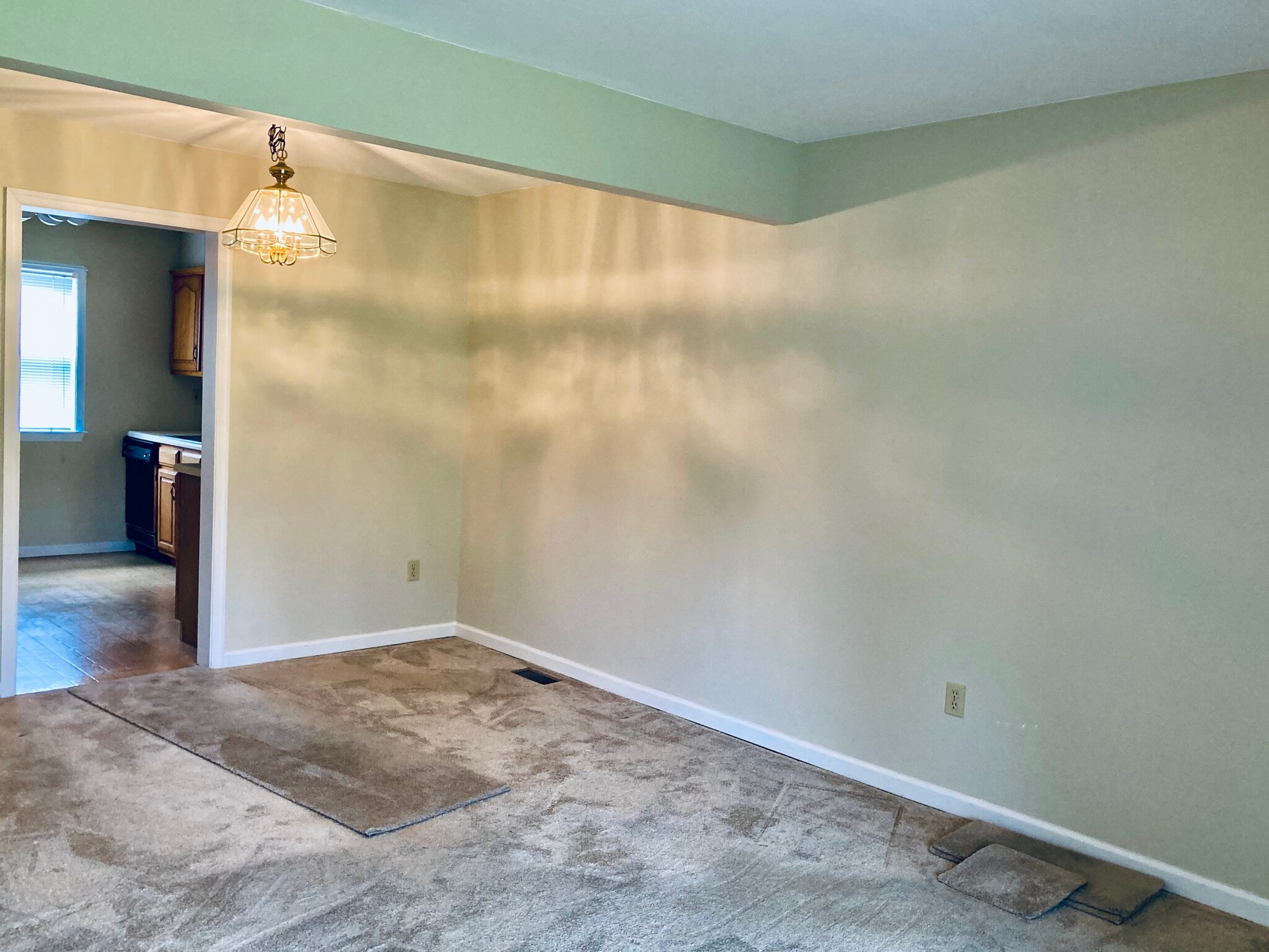 Building Photo - 209 W Hamilton Ave