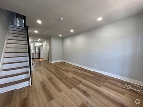 Building Photo - 3 bedroom 1 bath house available in South ...