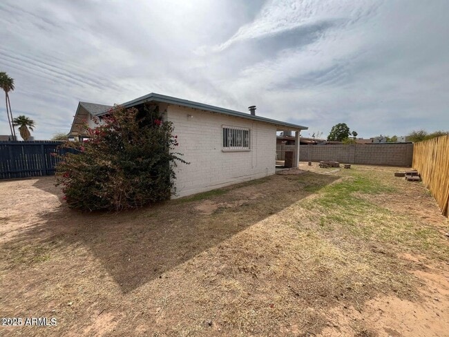 Building Photo - 1210 E Marny Rd