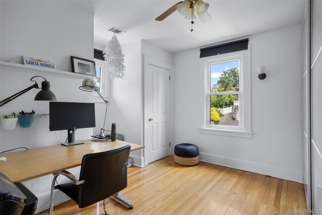 Building Photo - 46 Kane Ave