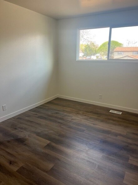 Building Photo - 7426 Launa Dr