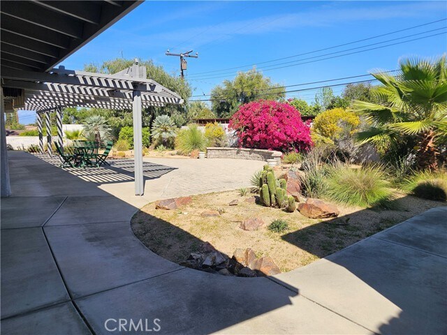 Building Photo - 639 Alta Loma Dr