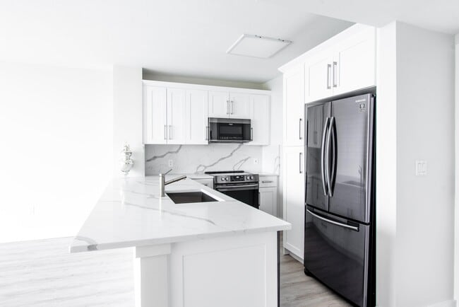 Building Photo - 1551 N Flagler Dr