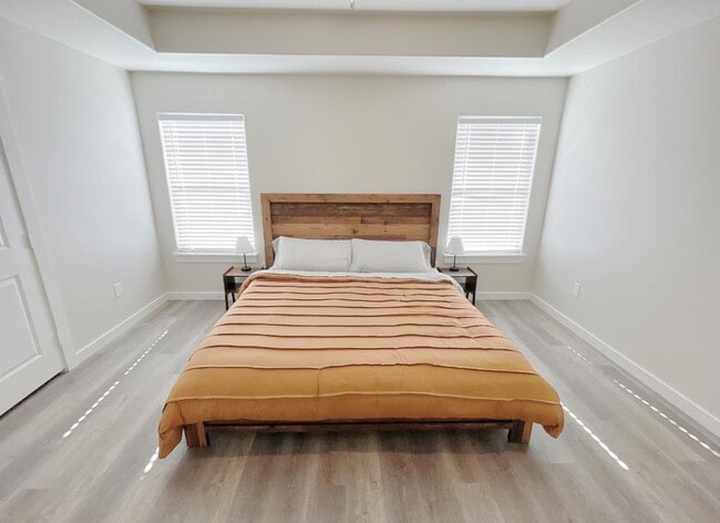 Building Photo - Durant school/Open floor plan/Close to Old Hwy 70